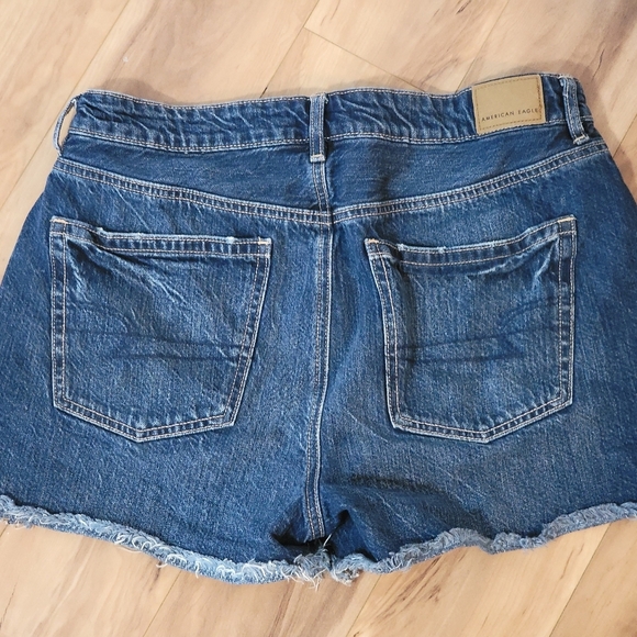 Women's AE shorts Size 10 - Picture 2 of 4